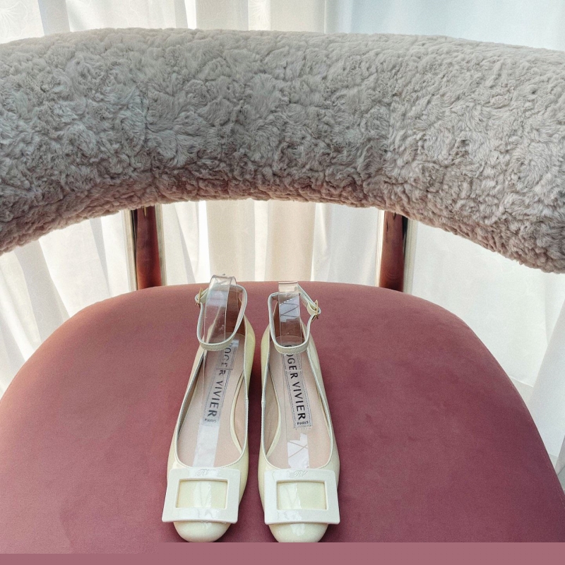 roger u1u1er flat shoes